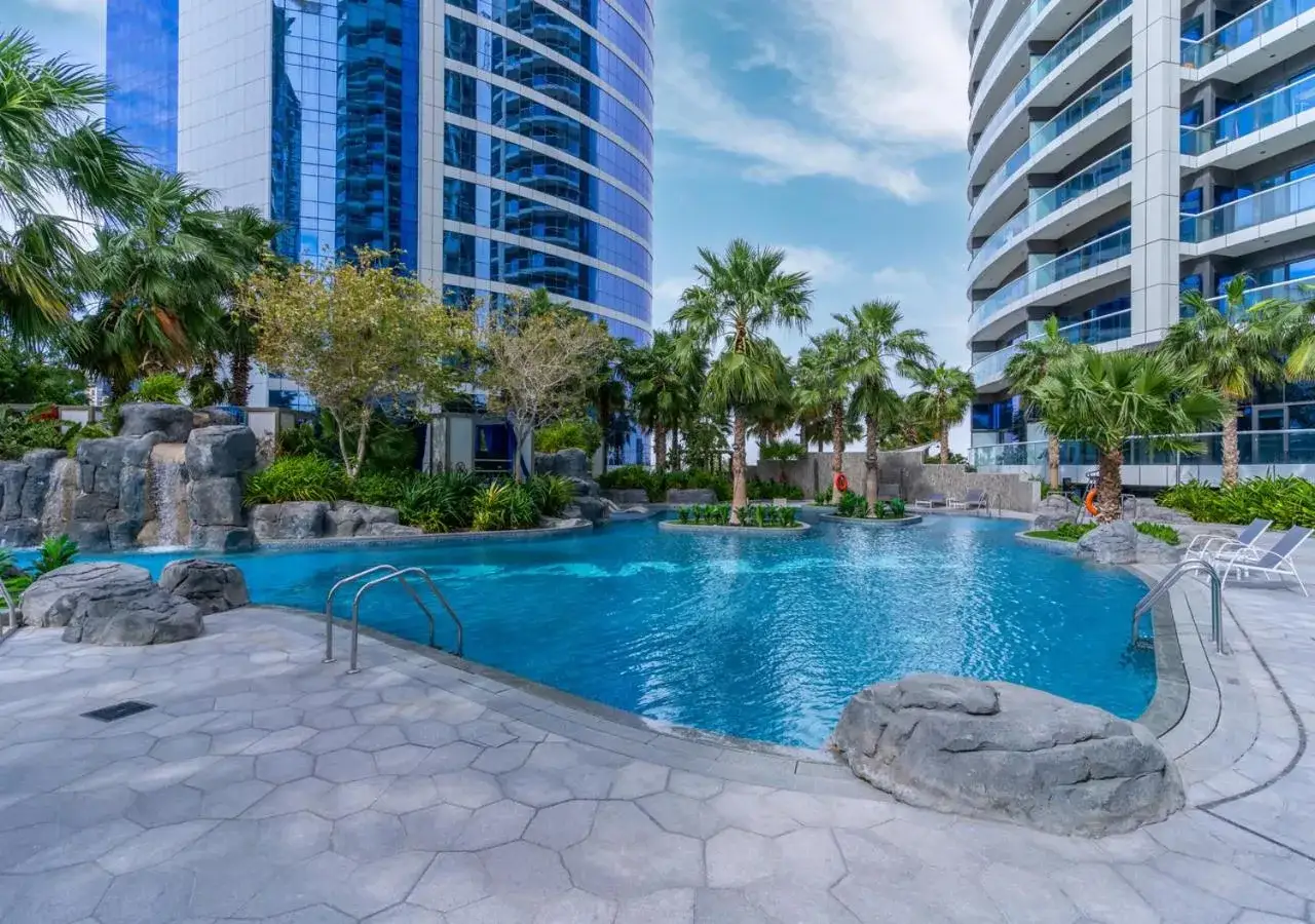 Savis Homes - Damac Paramount Tower A 1BR Ultimate Luxury and Glam Escape, en Dubái