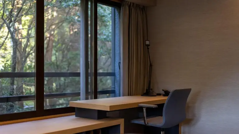 Workspace with forest view in Sengokubara COCON hotel
