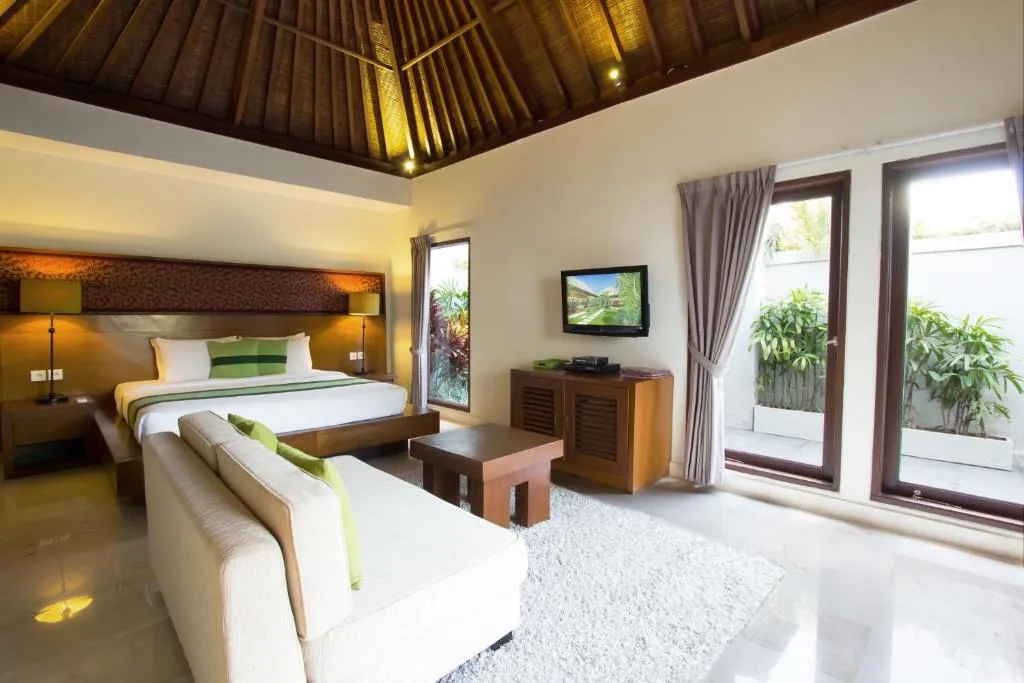 Serene Villas Seminyak - spacious bedroom