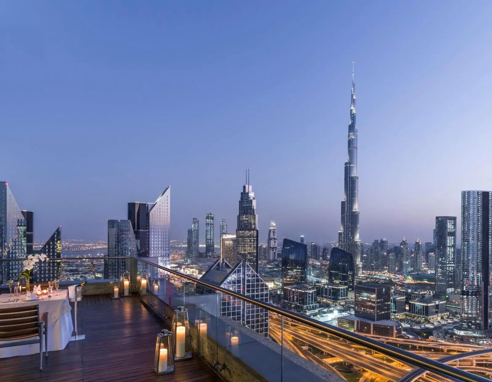 Vue depuis le toit du Shangri-La Dubai avec le Burj Khalifa