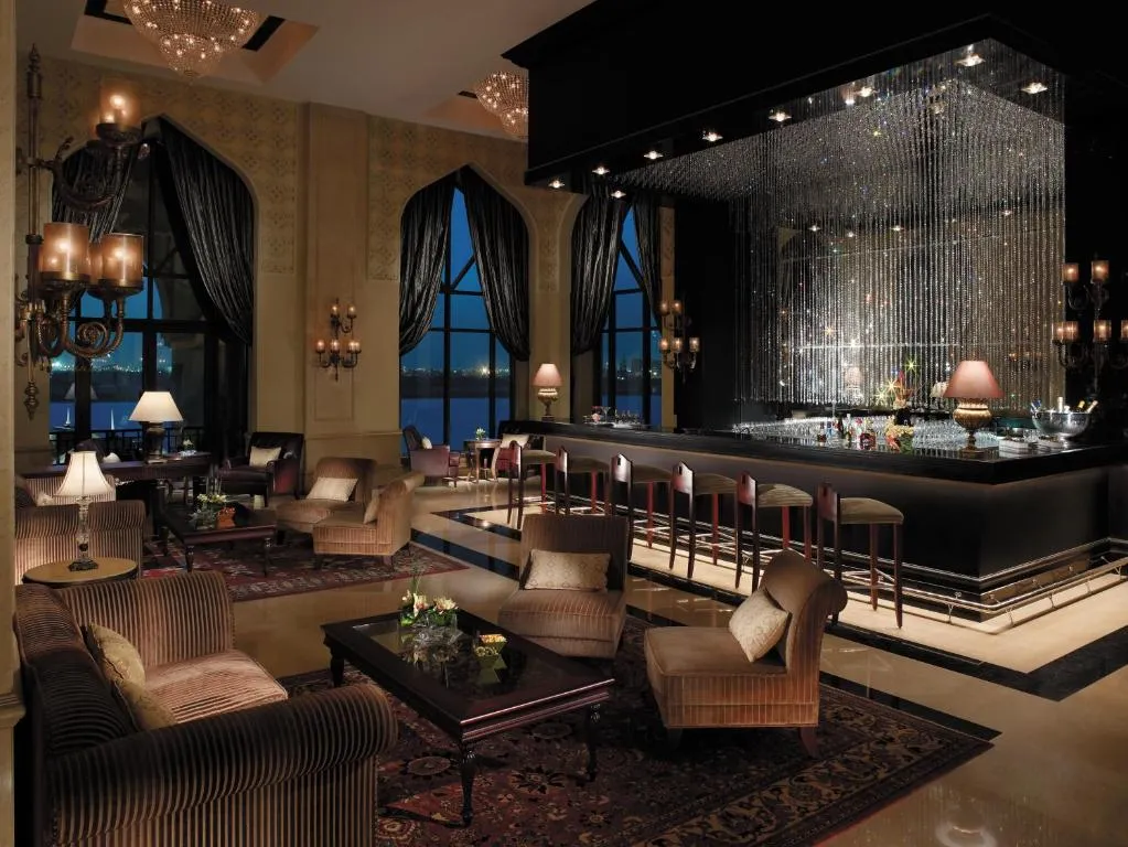 Shangri-La Hotel Apartments Qaryat Al Beri bar interior
