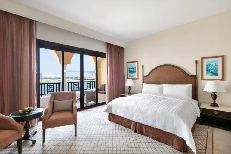 King room at Shangri-La Qaryat Al Beri, Abu Dhabi