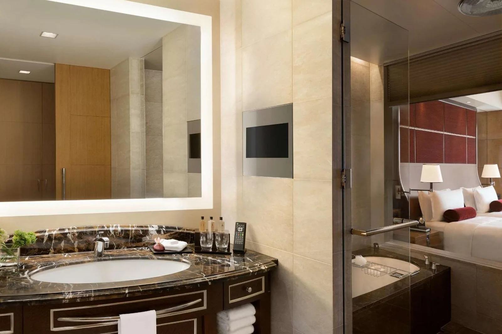 Shangri-La Tokyo Elegantes Badezimmer
