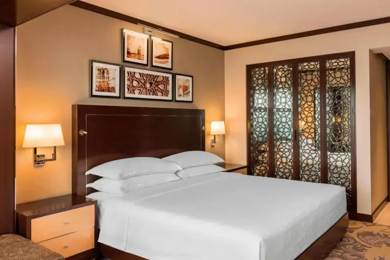 Sheraton Dubai Creek Hotel & Towers luxury suite