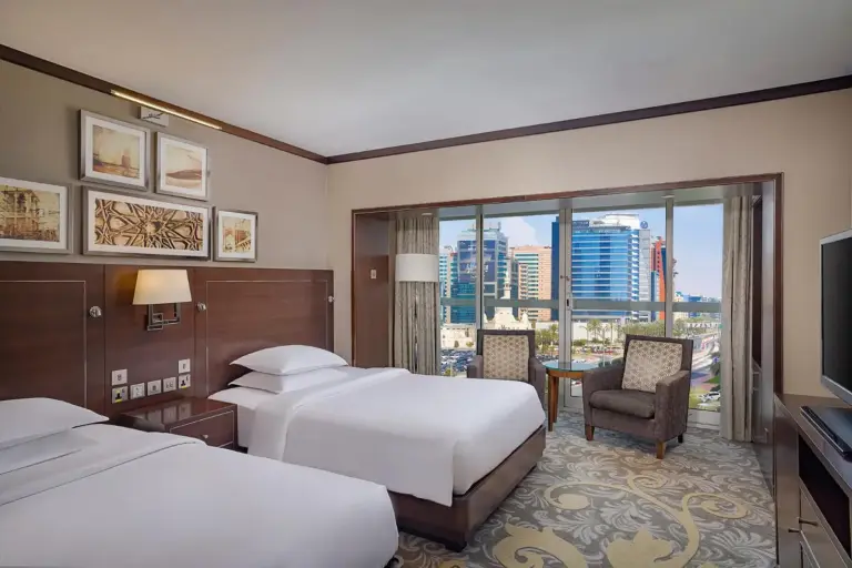 Sheraton Dubai Creek Hotel & Towers twin bed room