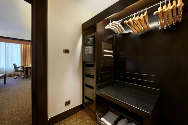 Sheraton Grande Sukhumvit, a Luxury Collection Hotel, Bangkok espacio de armario