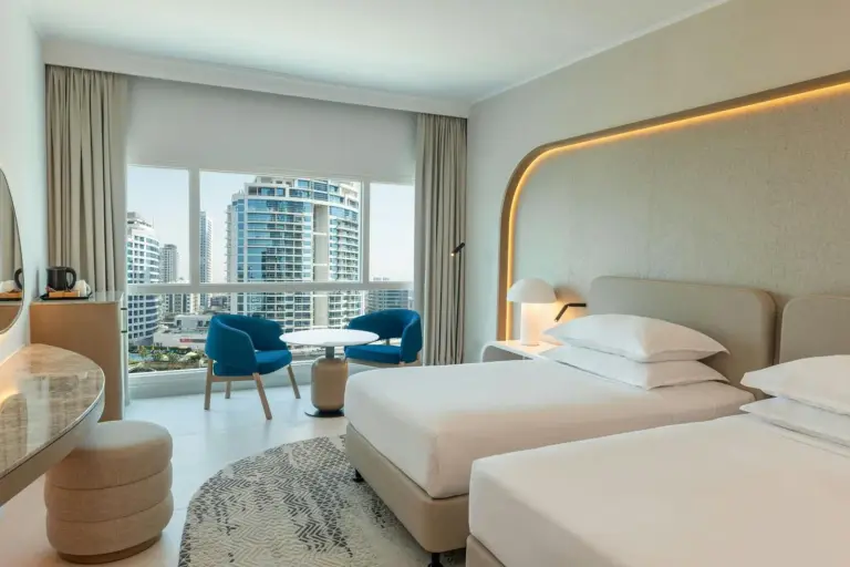 Habitación twin elegante en Sheraton Jumeirah Beach Resort en Dubái