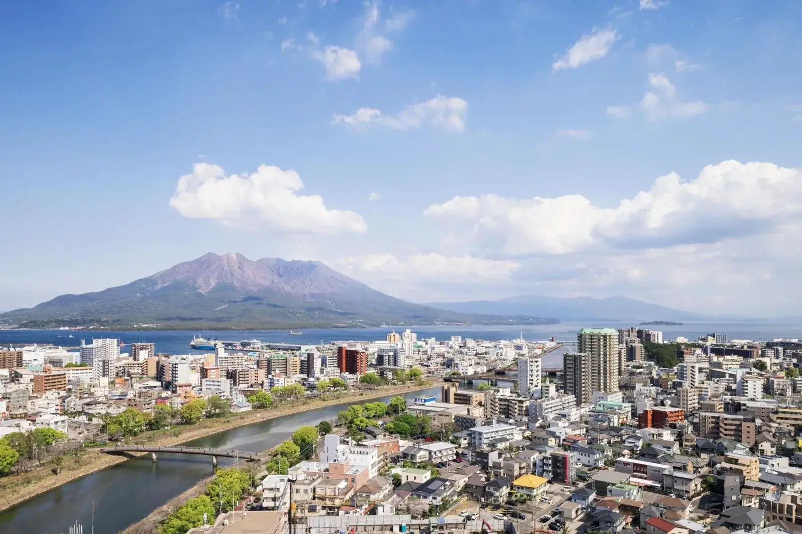 Vista de la ciudad de Kagoshima con Sakurajima