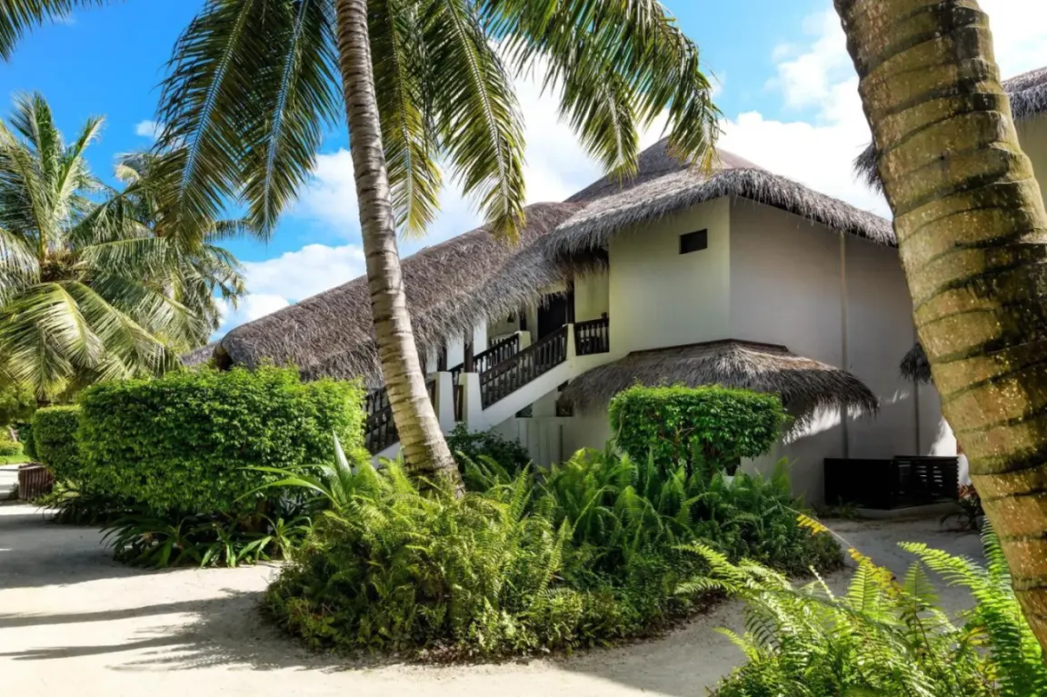 Environnement des villas au Sheraton Maldives Full Moon Resort & Spa