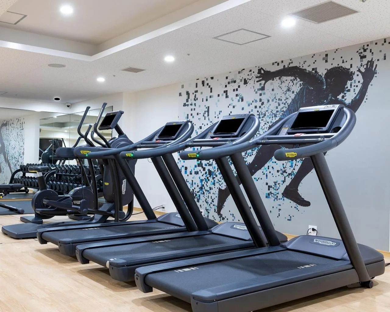 Gimnasio en el Sheraton Miyako Hotel Osaka