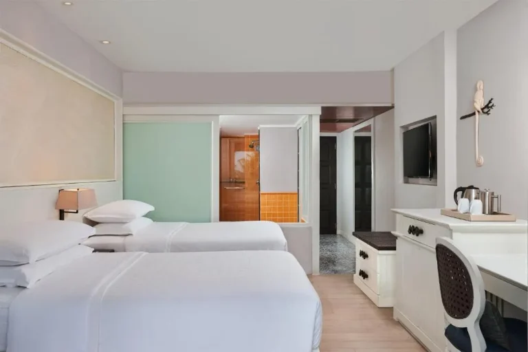 Twin beds room at Sheraton Samui Resort, Koh Samui