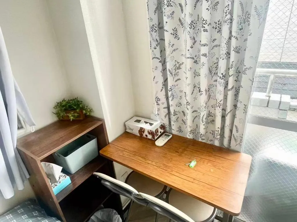 Workspace with desk at Shinjuku Bee house