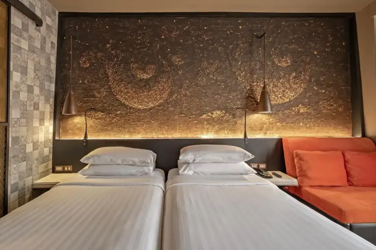 Twin Bed Room