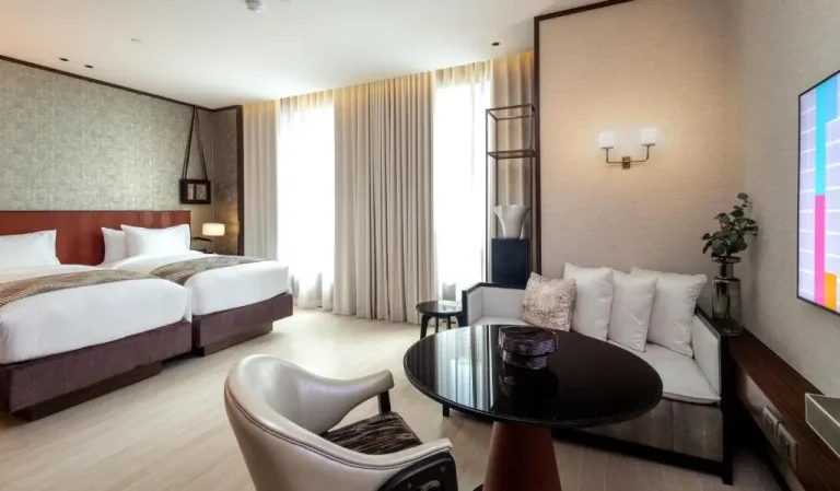 SILQ Hotel & Residence stylish twin room