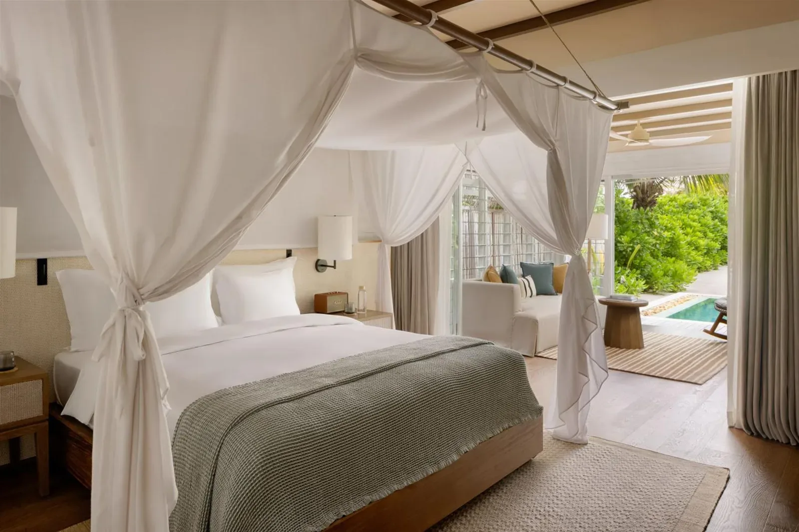 Intérieur de la suite élégante au Six Senses Kanuhura