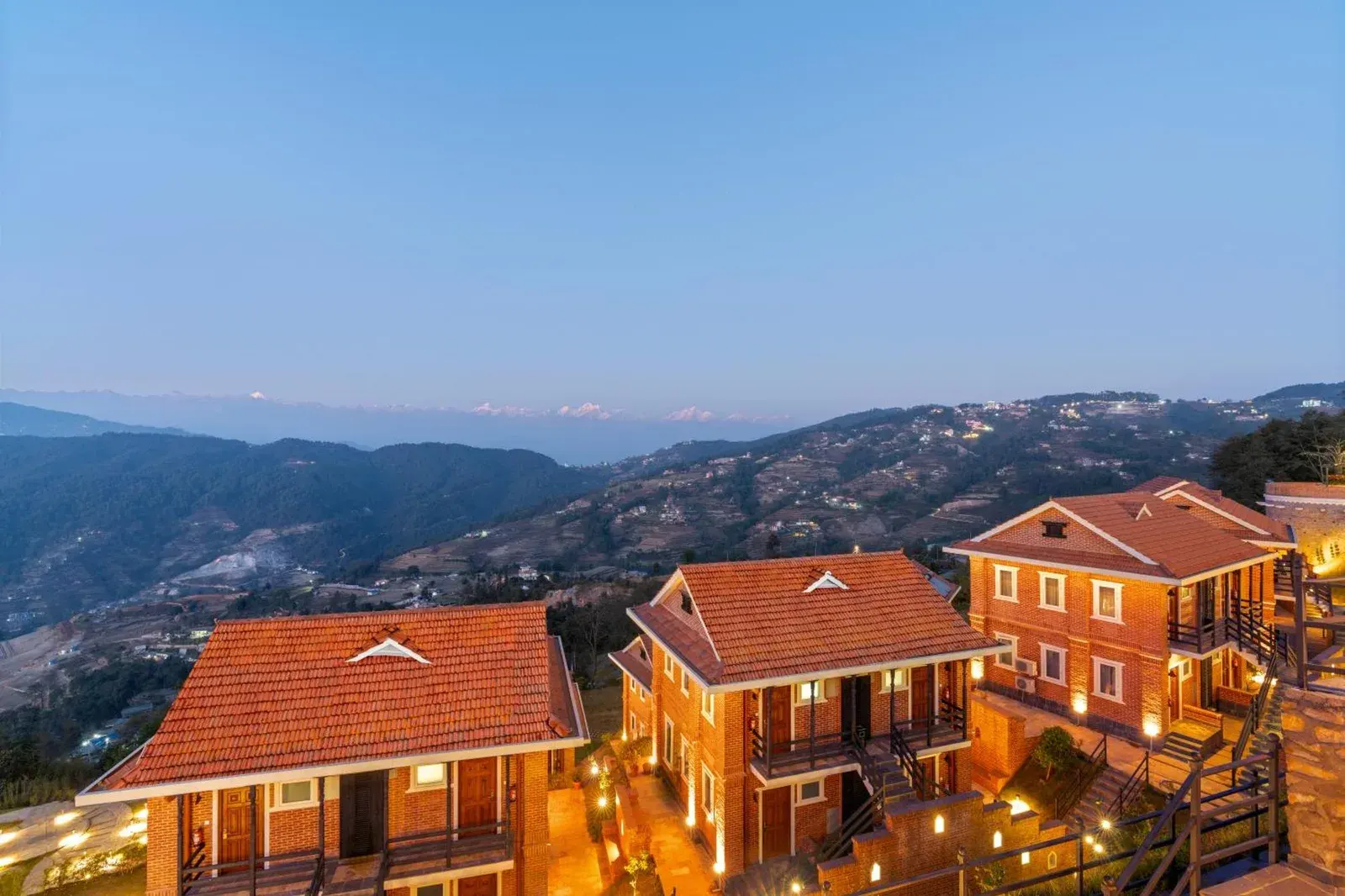 Vue du soir du Soaltee Westend Resort Nagarkot.