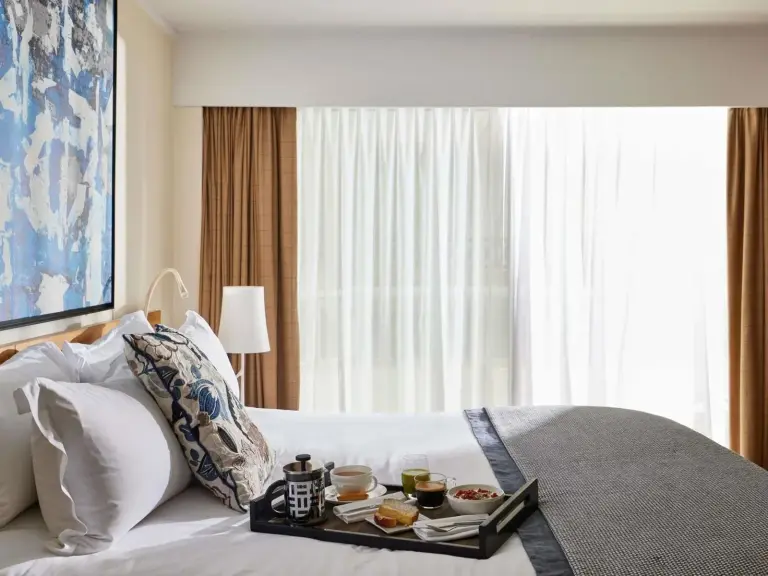 Habitación elegante con desayuno en Sofitel Biarritz Le Miramar Thalassa