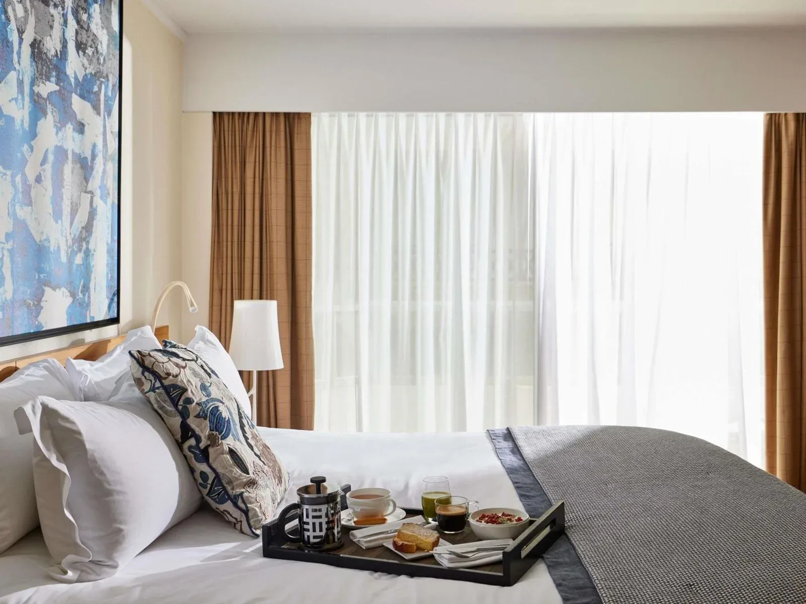 Habitación elegante con desayuno en Sofitel Biarritz Le Miramar Thalassa
