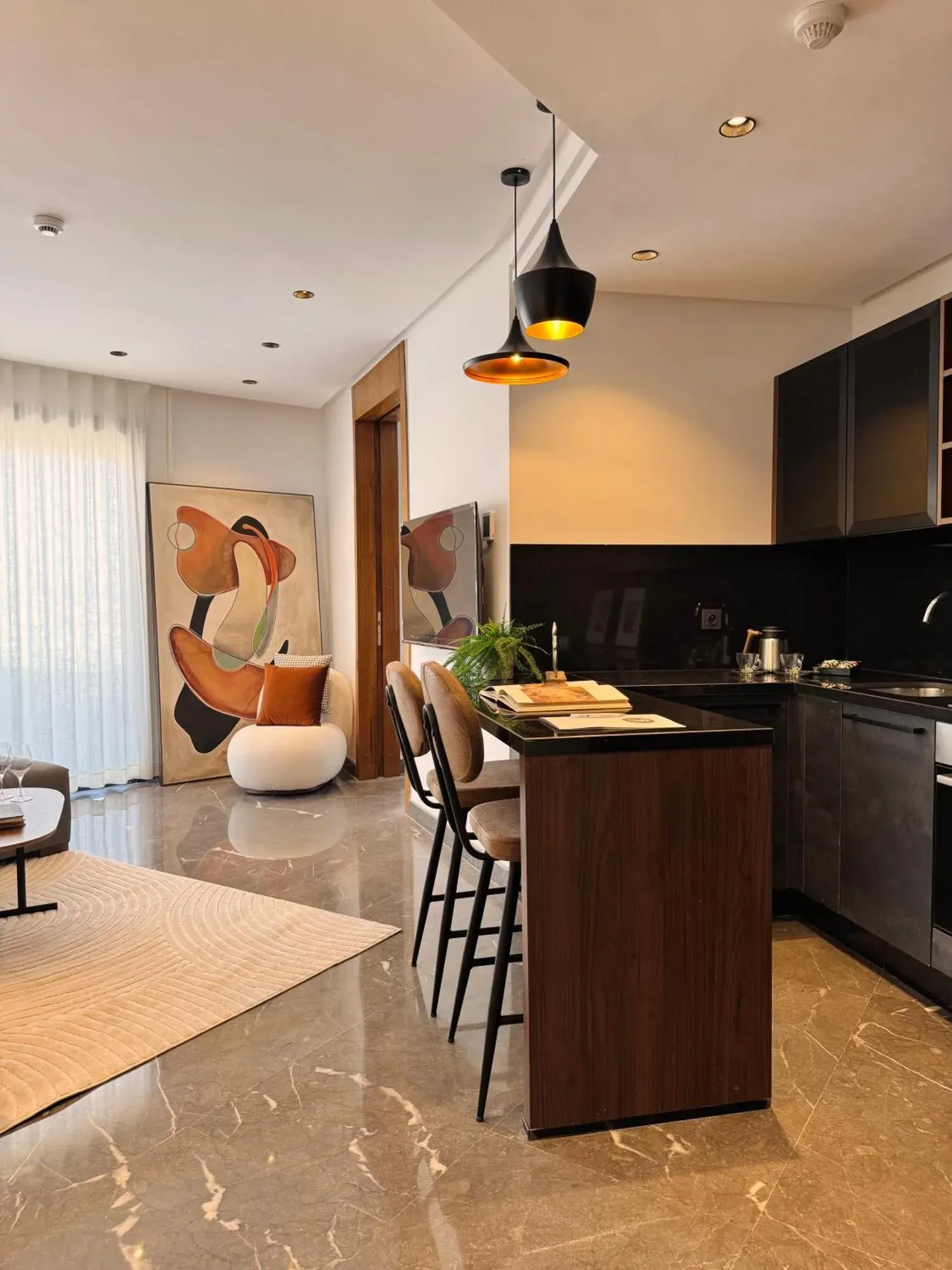Vista de la cocina y la zona de estar en Soho Boutique Casablanca en Casablanca