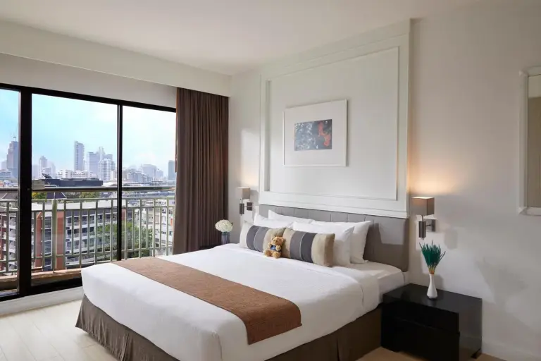 Somerset Park Suanplu Bangkok stylish bedroom