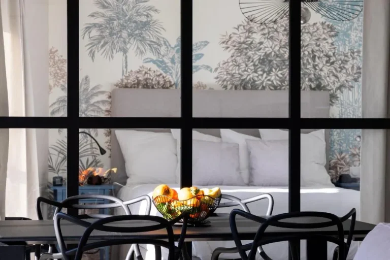 Área de comedor con vista en SPLENDIDE APPARTEMENT NICE BLUE PEARL TOUT CONFORT
