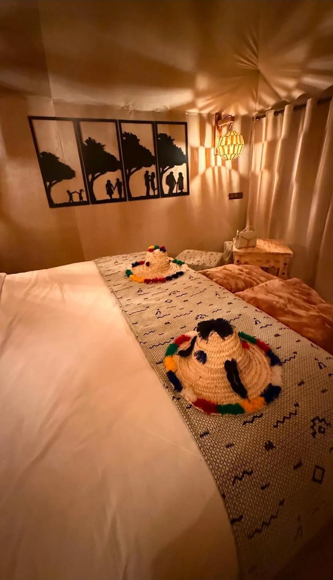 Elegant Bed Decor