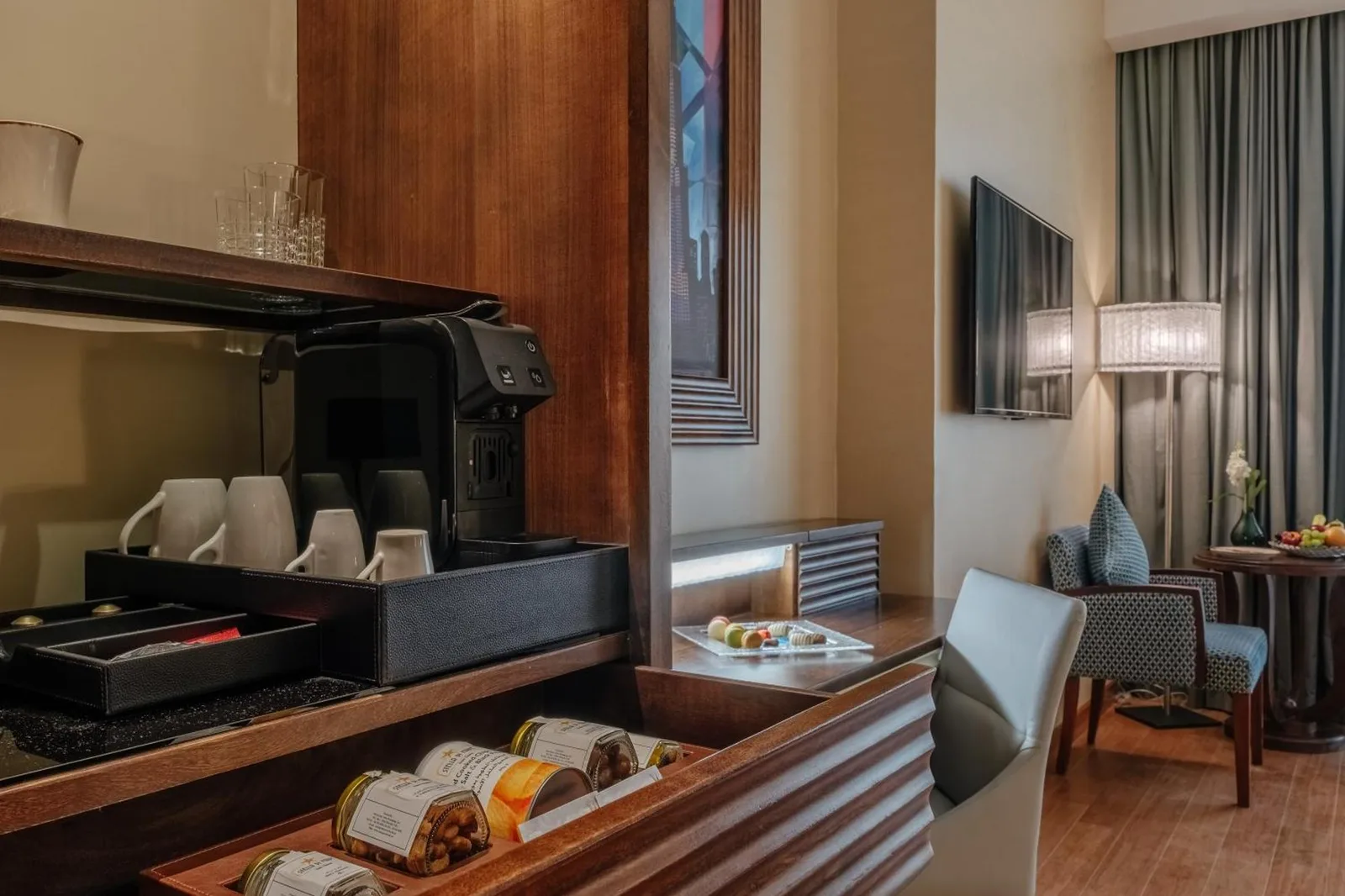 Stella Di Mare Dubai Marina Hotel mini bar