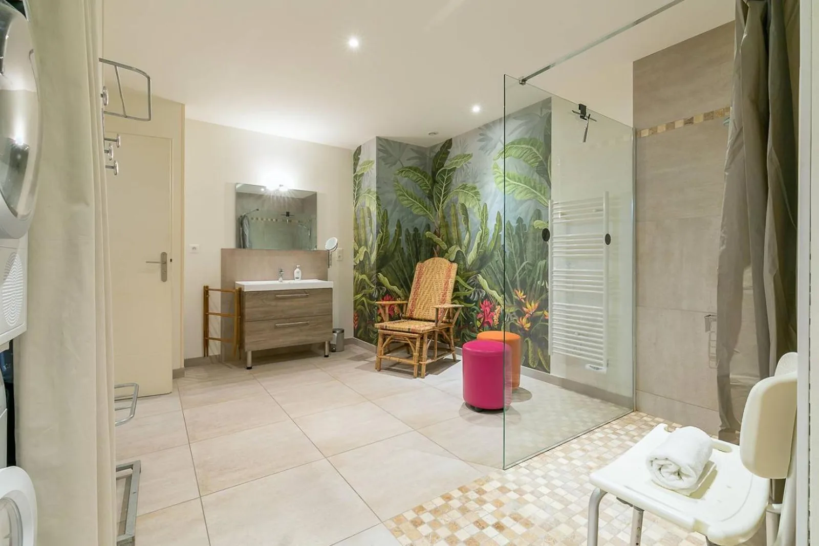 Baño de Suite Royale Barocco con SPA en Dijon
