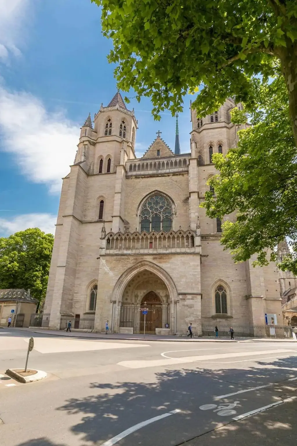 Catedral cerca de Suite Royale Barocco en Dijon