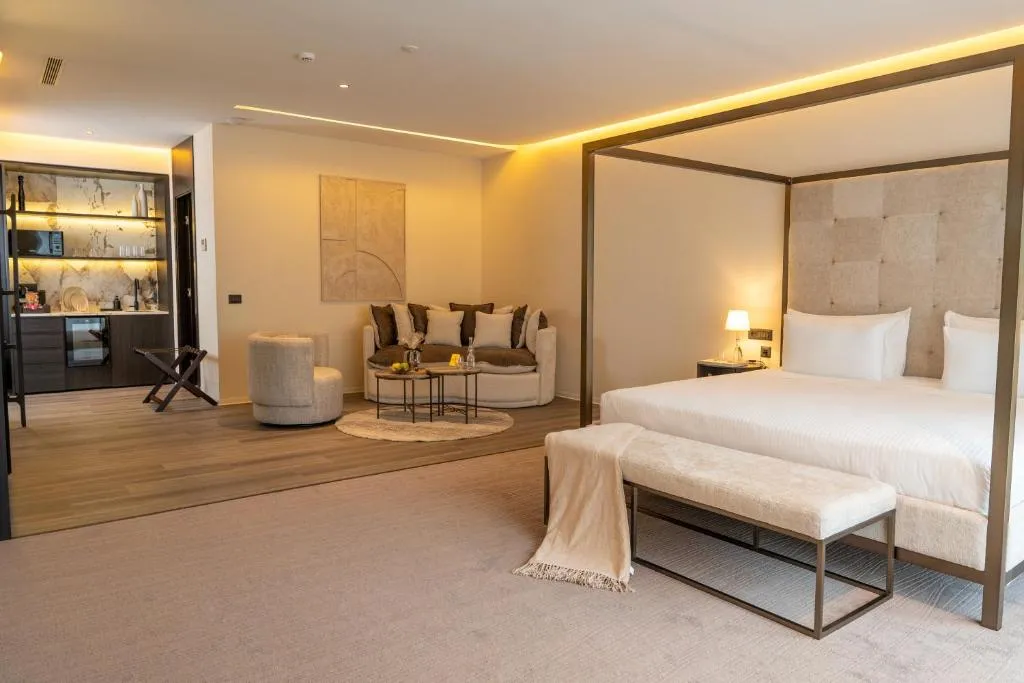 Cama con dosel en Suites By Le Rêve en Tánger