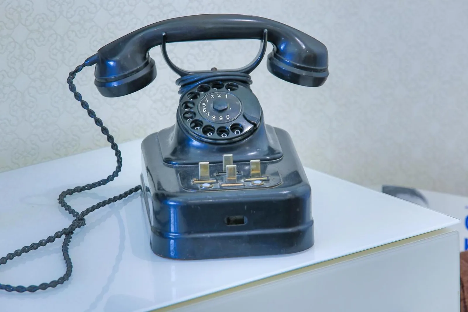 Vintage-Telefon im Suites Residences Spa in Colmar