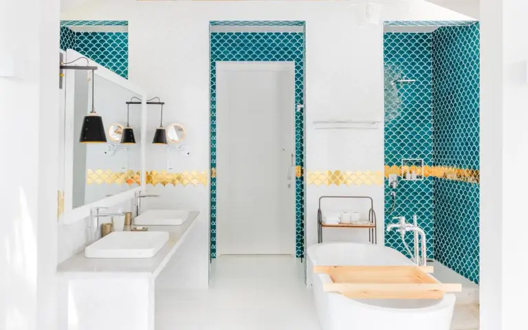 Luxusbadezimmer im Sun Siyam Iru Veli, Dhaalu Atoll