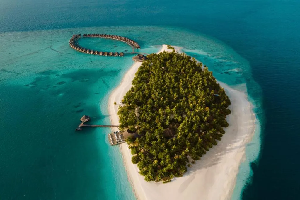 Aerial view of Sun Siyam Vilu Reef, Dhaalu Atoll