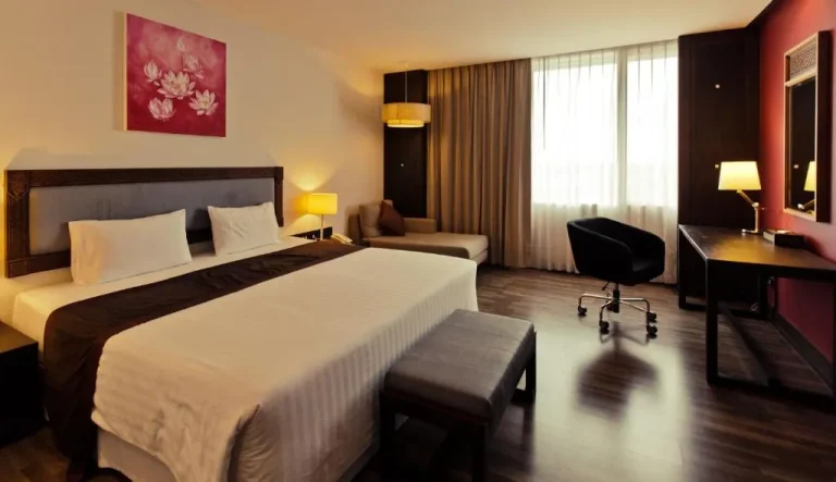 Sunee Grand Hotel and Convention Center deluxe room interior.