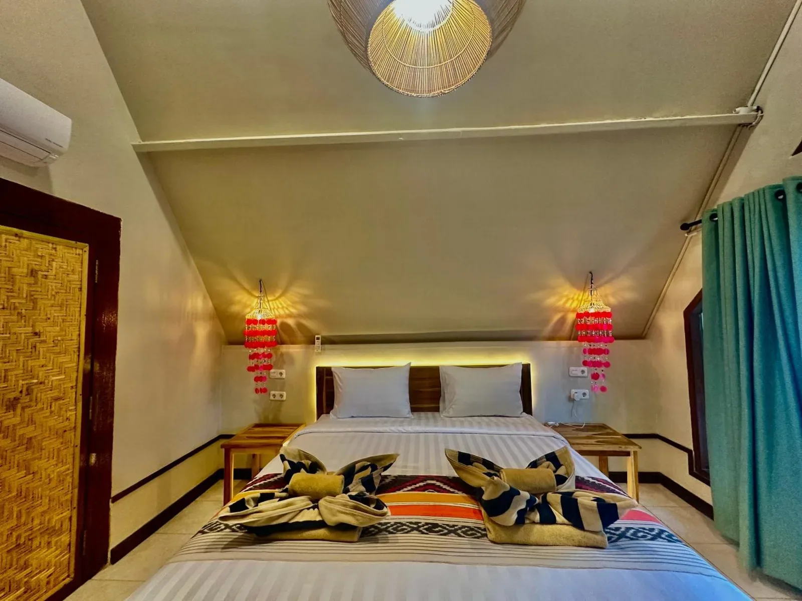 Dormitorio cómodo en Sunny Rose Paradise Gili Air - Adults Only
