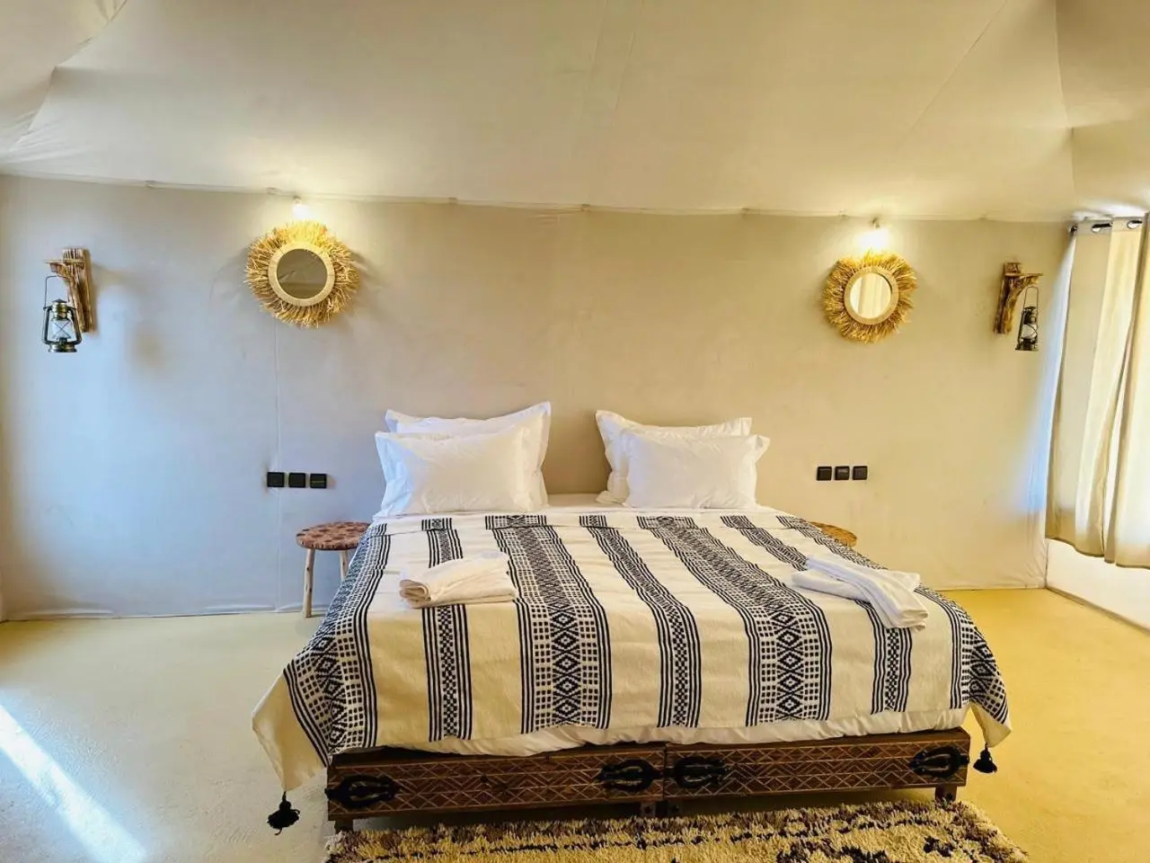 Super Luxury Camp à Merzouga hébergement chic