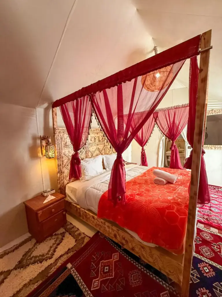 Chambre confortable au Super Luxury Camp à Merzouga