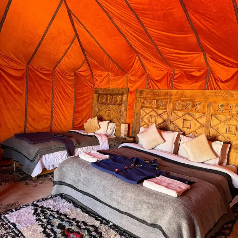 Chambre spacieuse au Super Luxury Camp à Merzouga