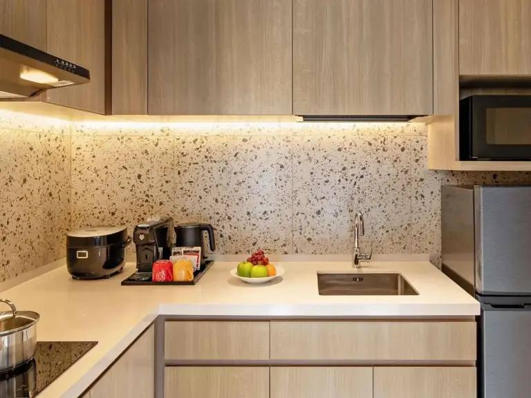 Küchenbereich im Swissôtel Living Jakarta Mega Kuningan