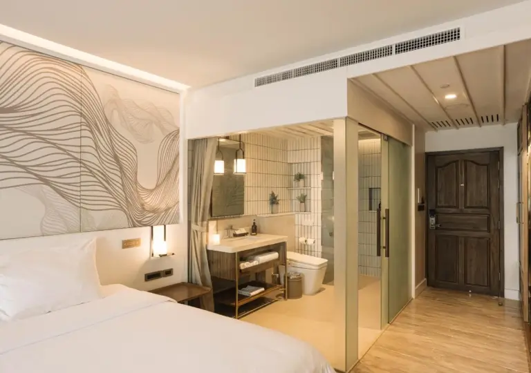 Équipements de salle de bains haut de gamme au SYN Boutique Hotel à Chiang Mai