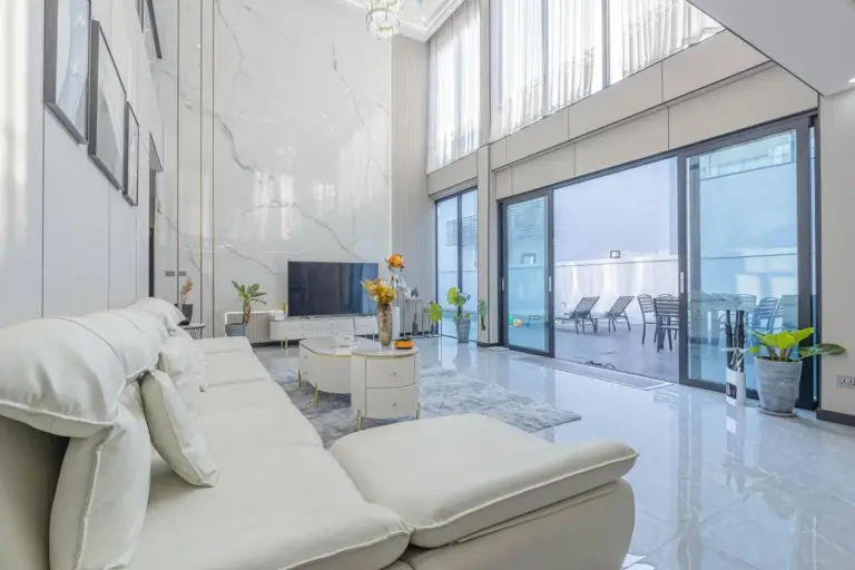 T M L-Luxury 4 bedrooms Pool Villa - living area