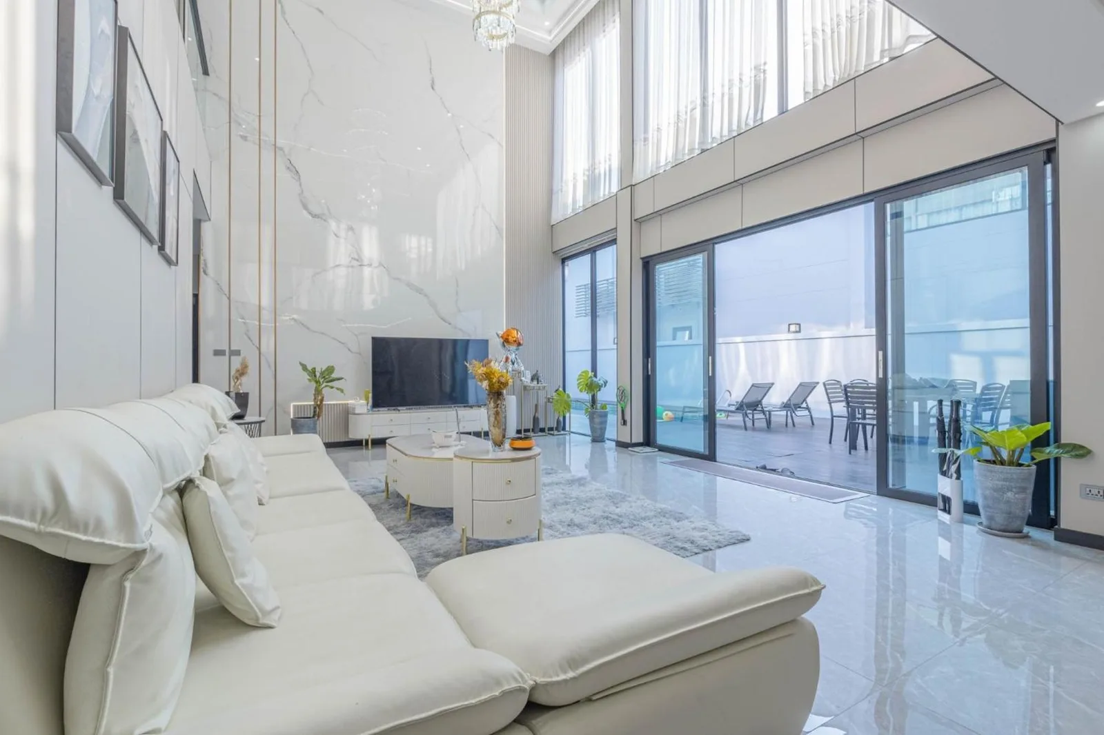 T M L-Luxury 4 bedrooms Pool Villa - living area