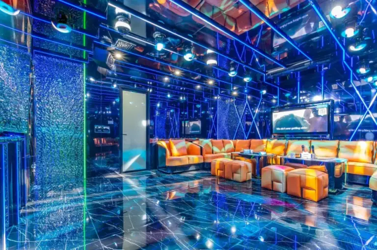 KTV Zimmer in der T M L Luxury Villa