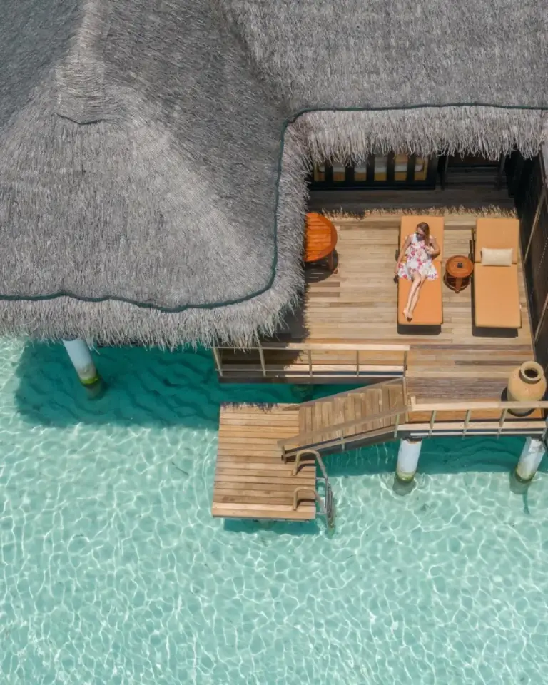 Zona de relajación apartada en Taj Exotica Resort & Spa, Maldives