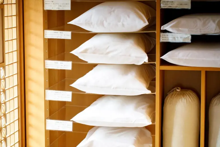 TAKITEI Riverside Onsen pillow options