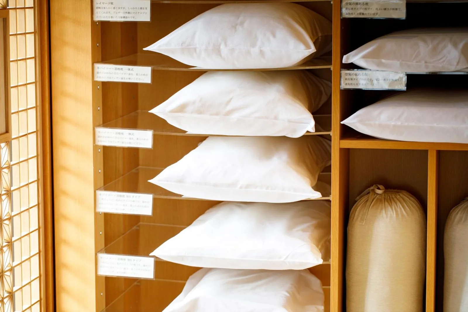 TAKITEI Riverside Onsen pillow options