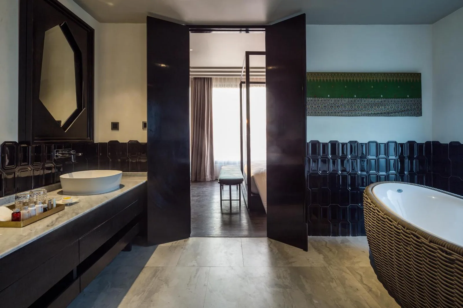 Luxuriöses Badezimmer im THANN Wellness Destination