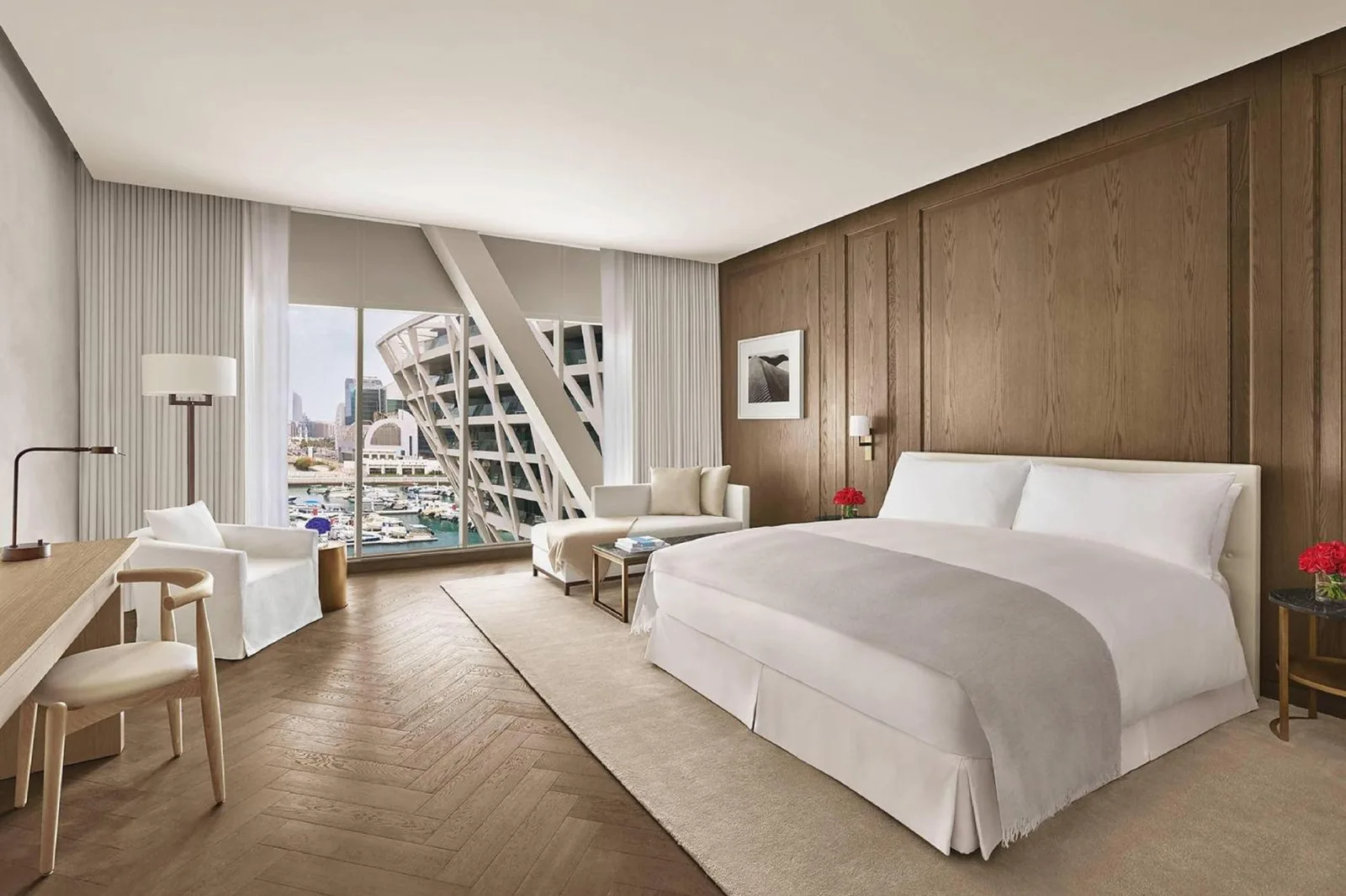 Komfortables Deluxe-Zimmer im Hotel The Abu Dhabi EDITION