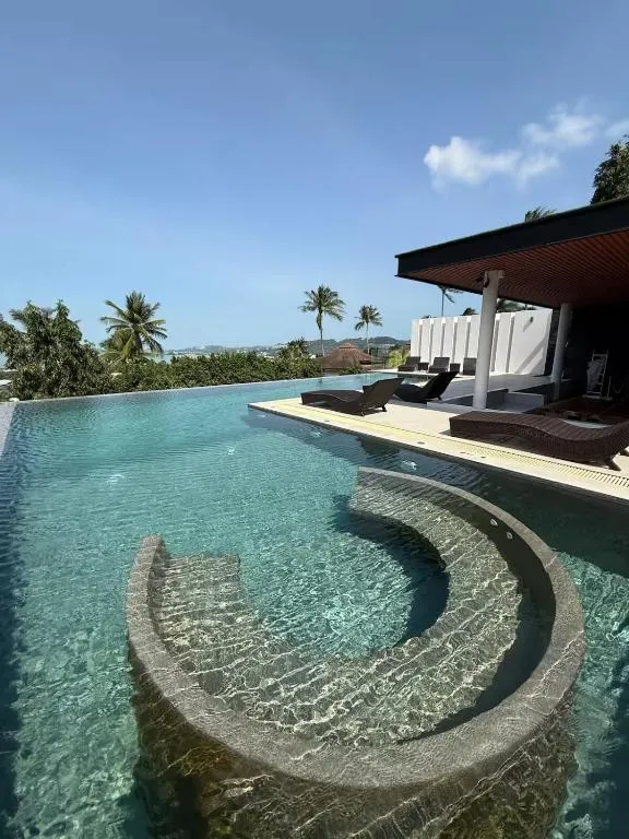Infinity pool at The Akbar Villa, Koh Samui