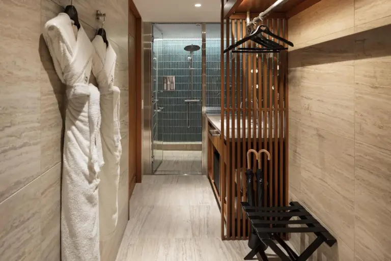 Baño elegante en The Aoyama Grand Hotel en Tokio